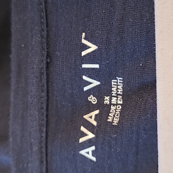 AvaViv Navy Plus 3x Short Sleeved Tshirt - Picture 2 of 3